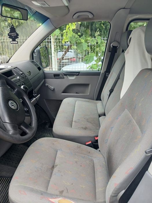 Mașina Wolkswagen T5