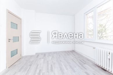 Тристаен тухлен апартамент в Гео Милев след ремонт