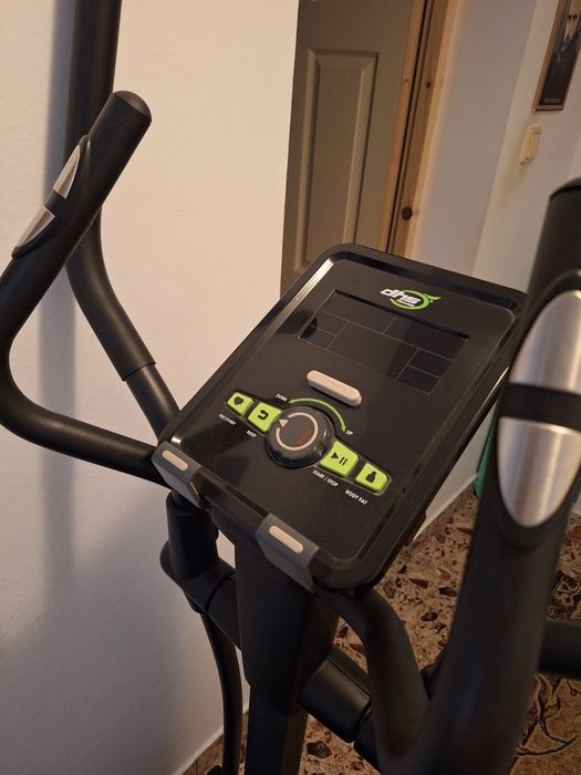Bicicleta eliptica DHS 3729, Nouă