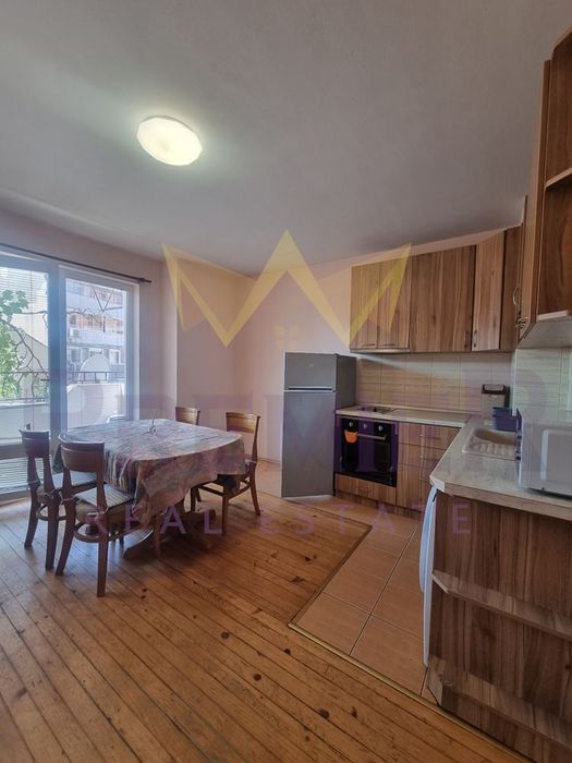 Дава се под наем Двустаен апартамент в Варна, Колхозен пазар - 60 кв.м за 408 € - Снимка #1