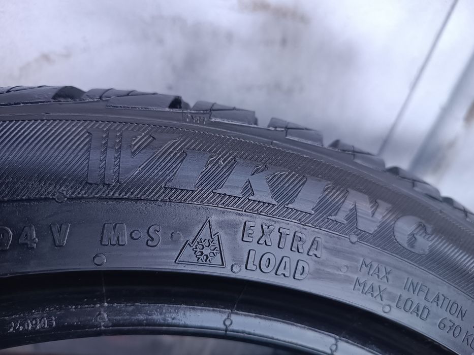 225/45/17 Viking