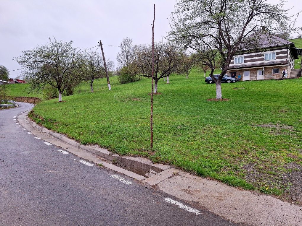 Vând casă cu teren!