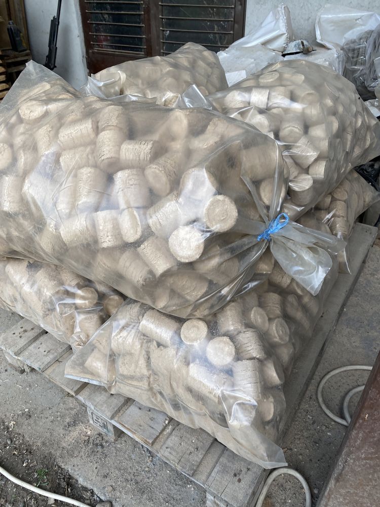 Brichete de rumegus pentru foc din esenta mixta 40lei/30kg - 30lei/20k