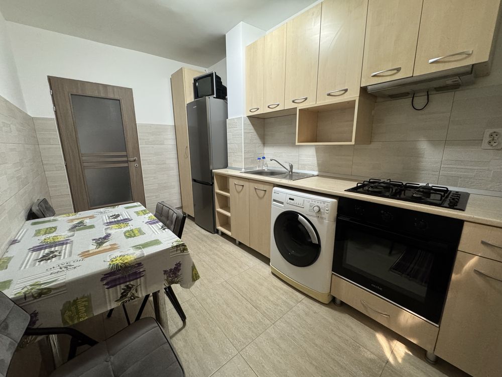 APARTAMENT de  INCHIRIAT  complet mobilat și utilat