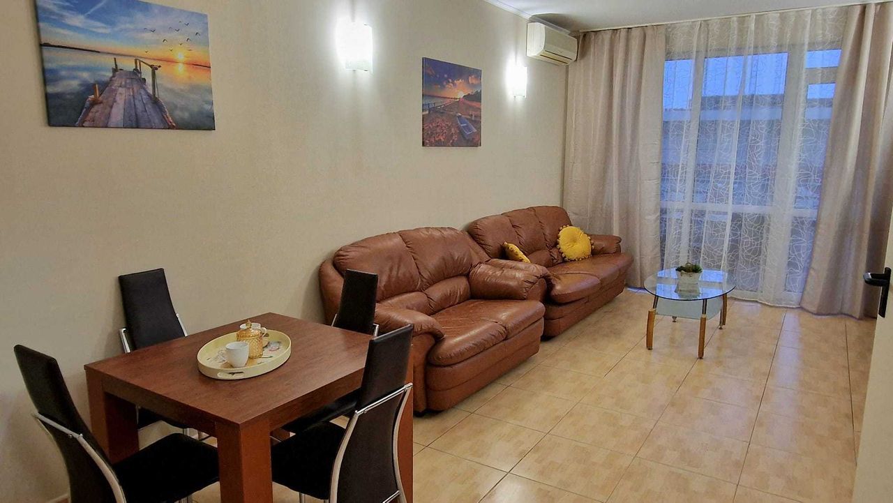 Продава се Двустаен апартамент в к.к. Слънчев бряг - 72 кв.м за 1014 €/кв.м - Снимка #2