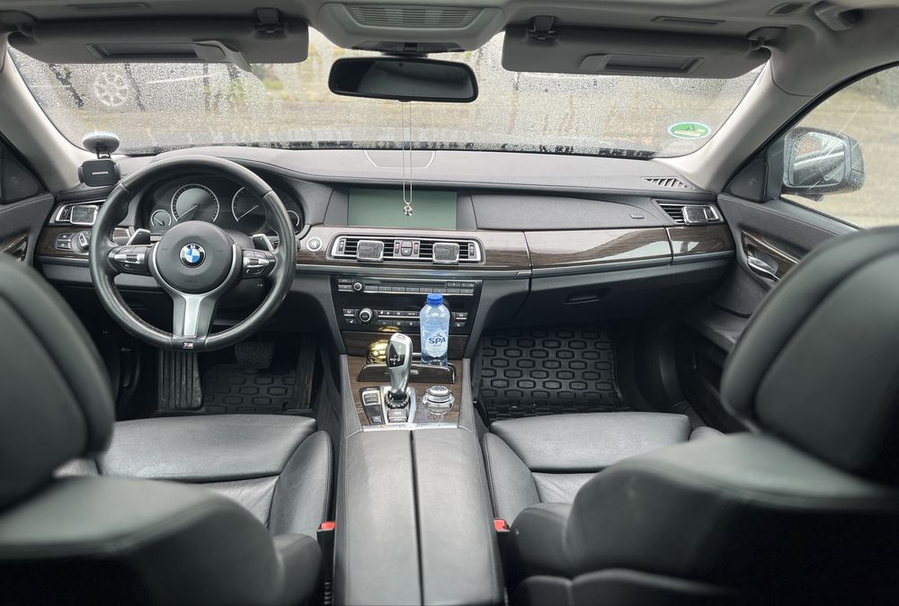 Vand/Schimb 750 impecabil !