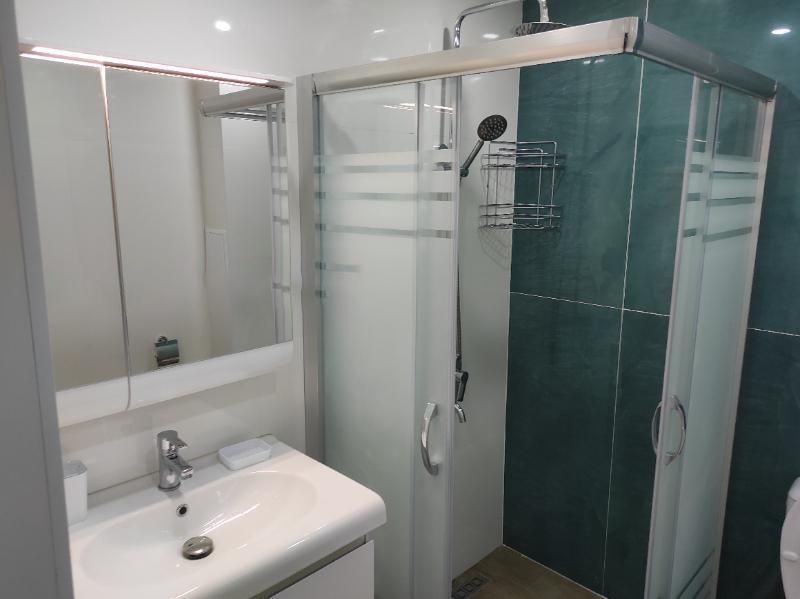 Дава се под наем Двустаен апартамент в Пловдив, Кючук Париж - 77 кв.м за 511 € - Снимка #7