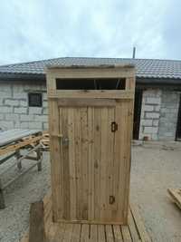 Туалет наружный деревянный