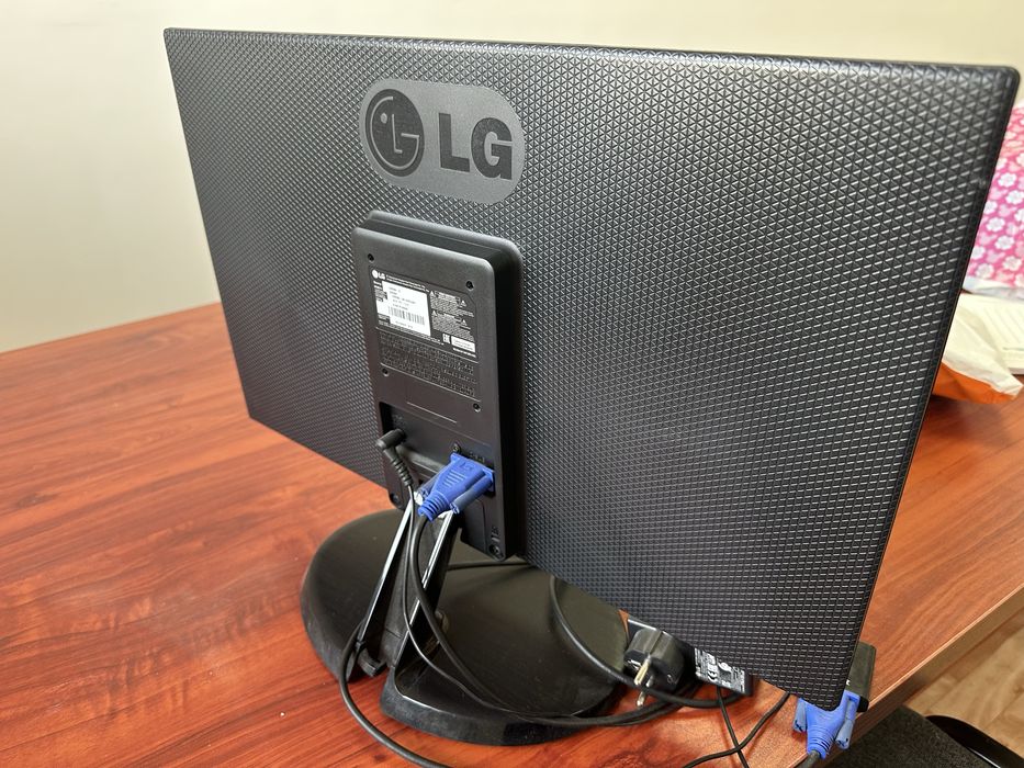 Компьютерный монитор LG 22” — недорого