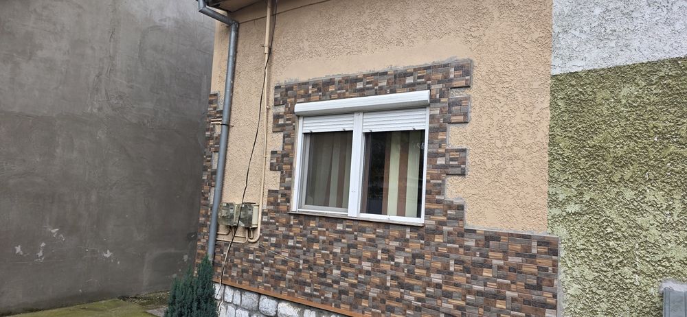 Vand casa o cam 30 m teren 100m