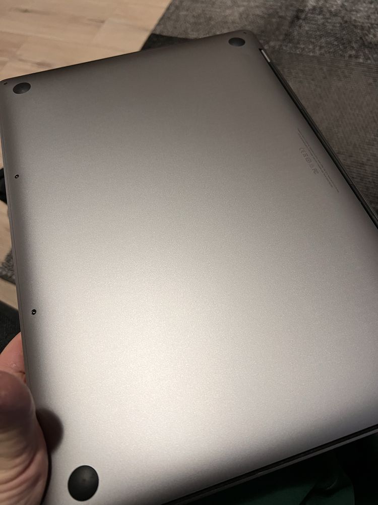 MacBook pro 15 retina mid 2018