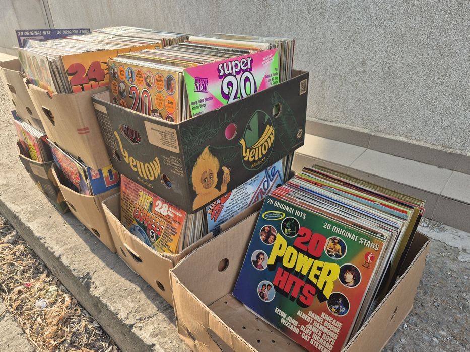 Vând Lot 150lp Discuri Vinil colectie muzica usoara straina mixta