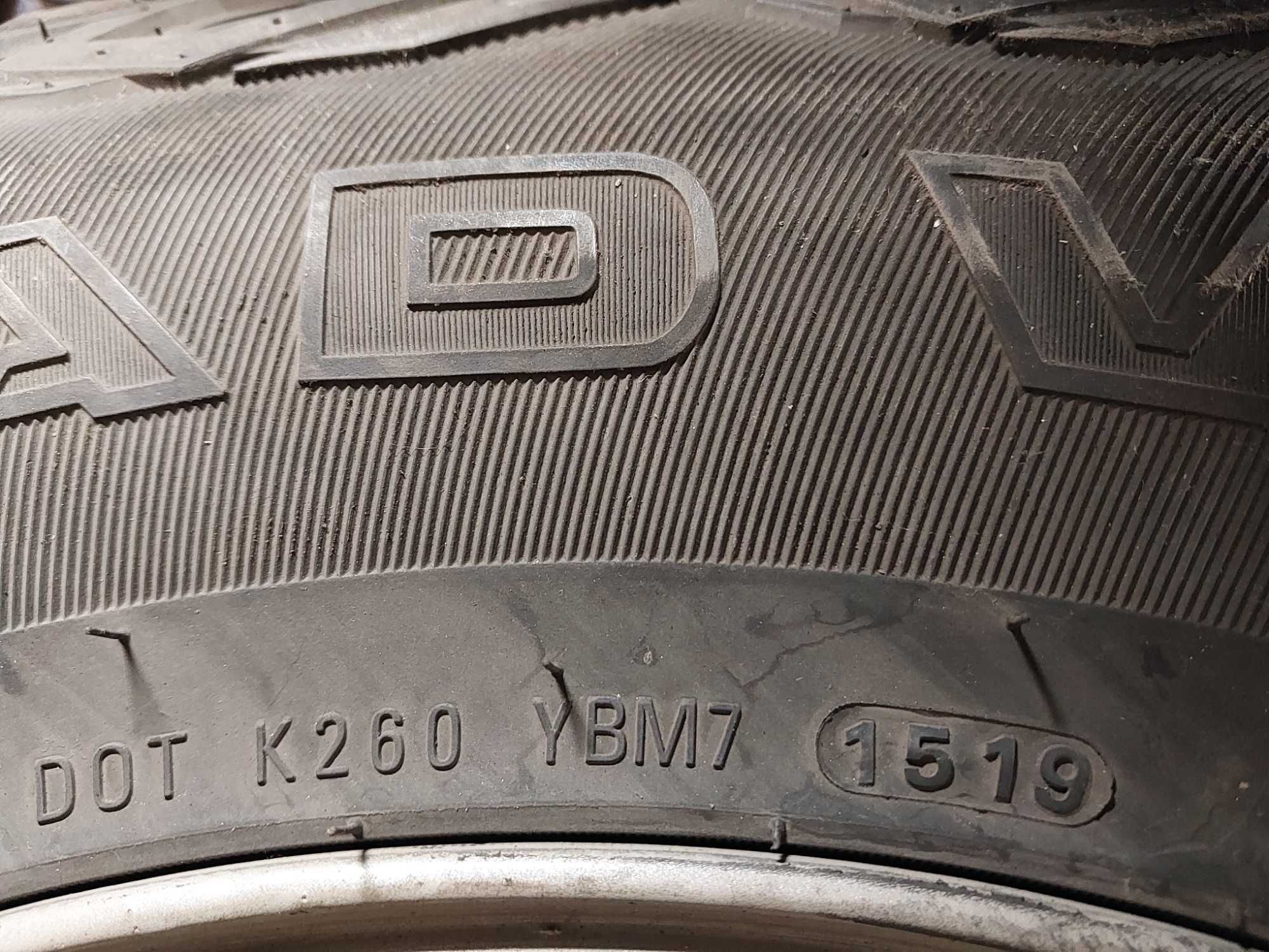 31x10.5 R15 Kumho Road Venture mt51