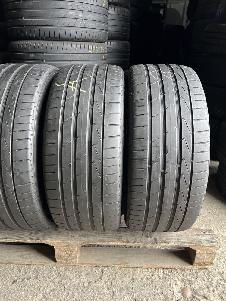 4 anvelope de vara 235/40/19 Hankook!