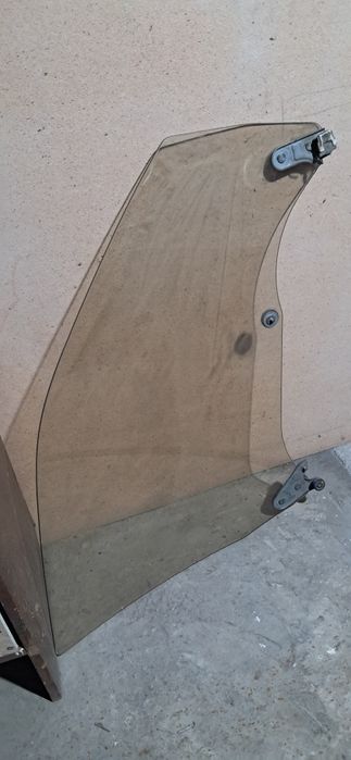 Стекло баковое левое субару торг