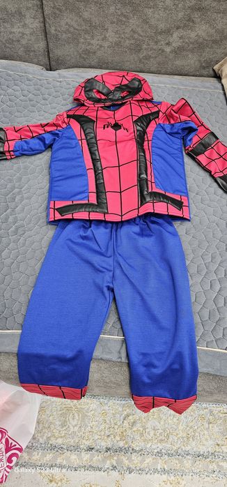 Продам новогодний костюм Человек-паук!