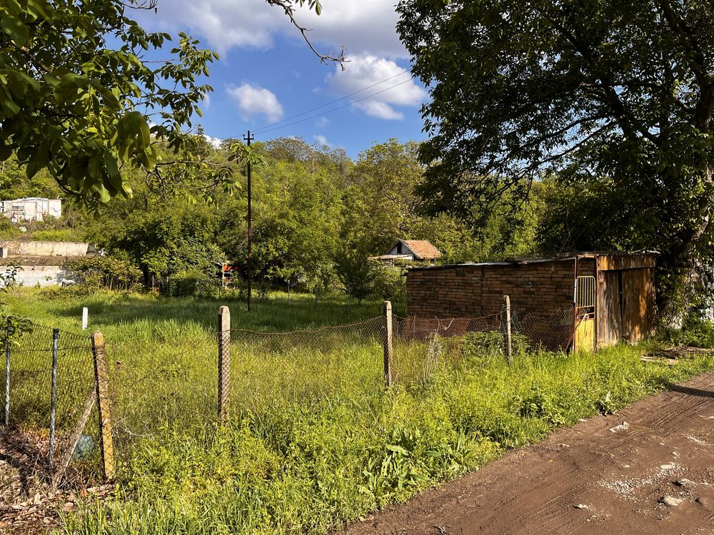 Продавам парцел в рамките на града