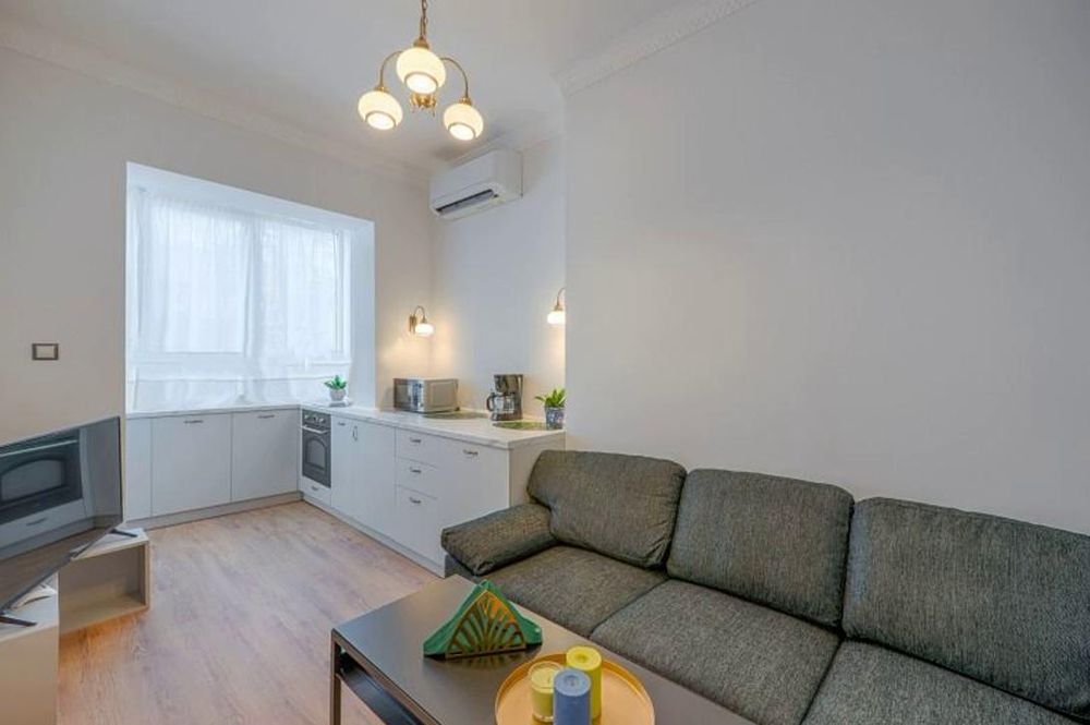 Дава се под наем Двустаен апартамент в София, Център - 44 кв.м за 650 € - Снимка #2