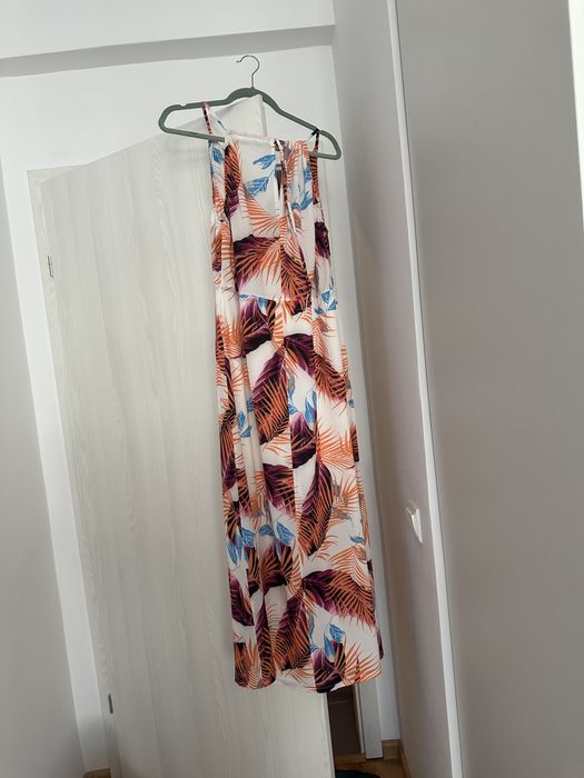 Rochie lunga, vaporoasa de vara marimea M