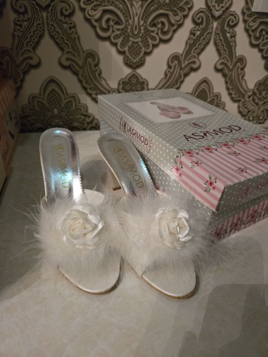 Белые свадебные мюли "Asimod underwear"