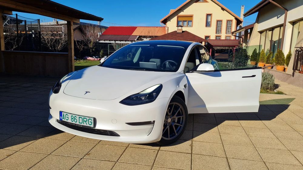 Tesla Model 3 Tesla M 3, Long Range, 498 cai, dual motor, baterie mare 82 kw, impec