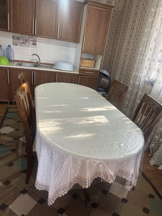 Срочно продаю стол и 6 стульев