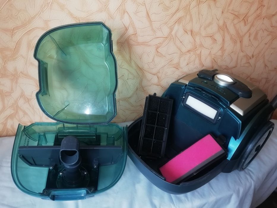 Пылесос VITEK продам