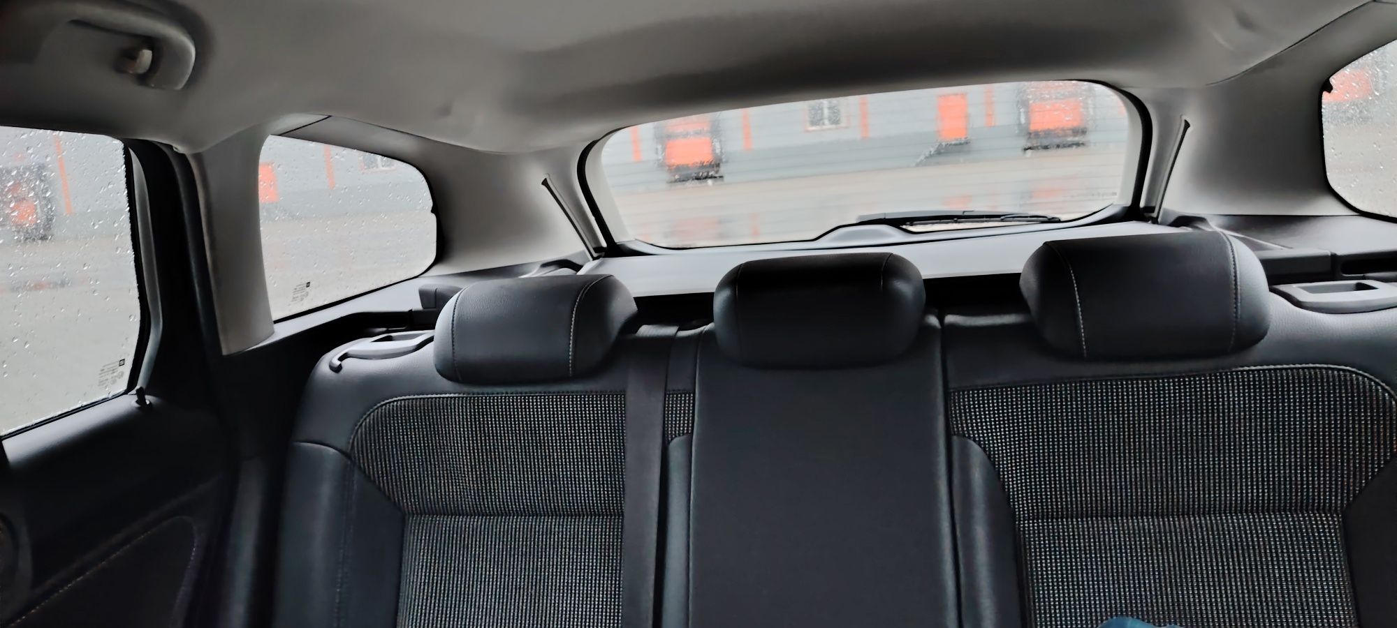 ОБСЛУЖЕН Opel Astra-Sports Tourer 2012 125hp ръчна