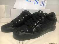 НАМАЛЕНИЕ Сникърси Guess, оригинал