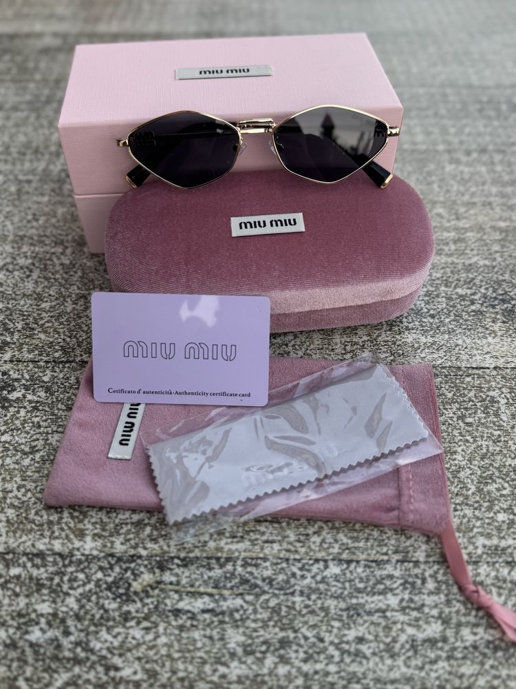 Слънчеви Очила Miu Miu