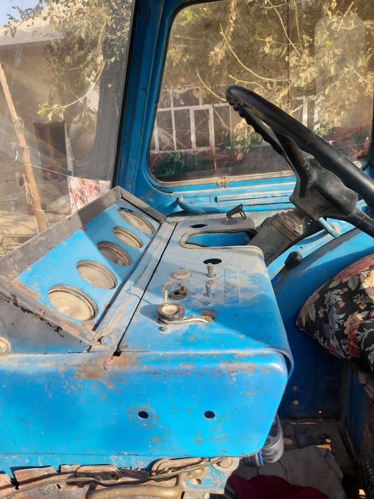 Traktor mtz80 1989 chi yil ishlab turibdi