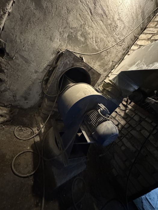 Продам вытяжку срочно в хорошем состоянии