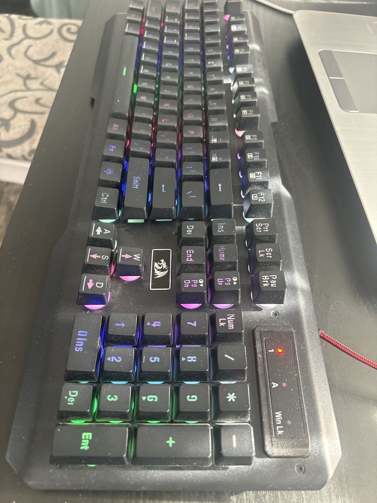Tastatura si mouse gaming RGB stare perfecta