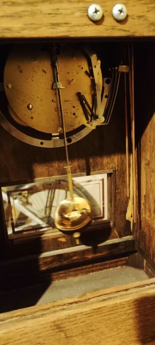 Старинные часы, с боем.
