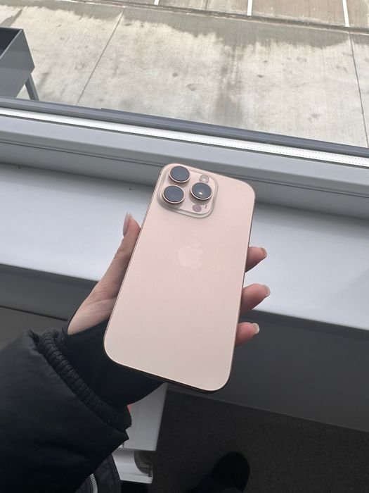 Iphone 16 pro Desert Titanium