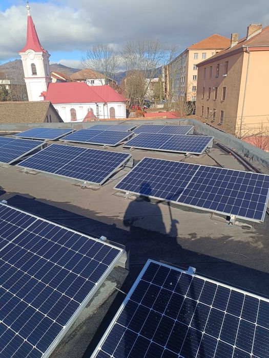 Curățenie panouri.