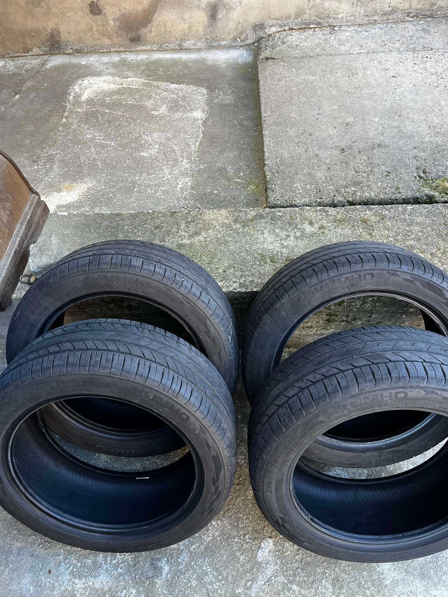 Летни гуми Kumho 235/45/R18 98W DOT 4322 втора употреба