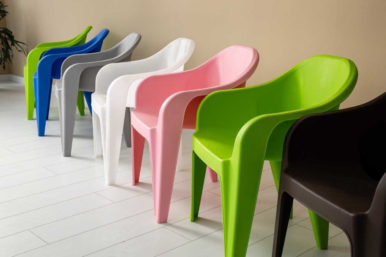 Оптом пластиковые стулья для школ, конференц залов, кафе, ресторанов