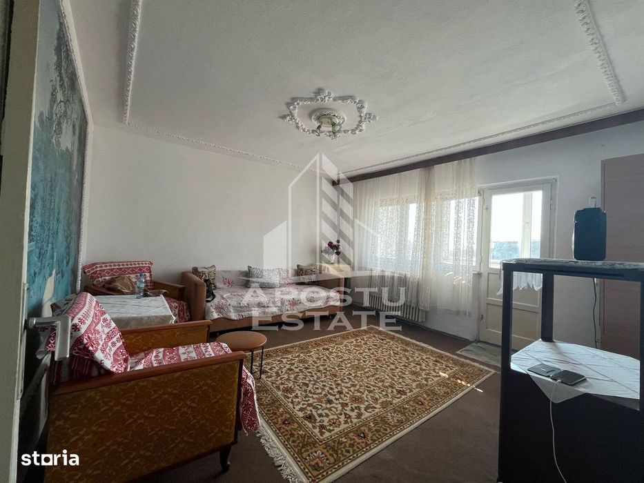 Apartament cu 3 camere, decomandat, situat in zona Sagului