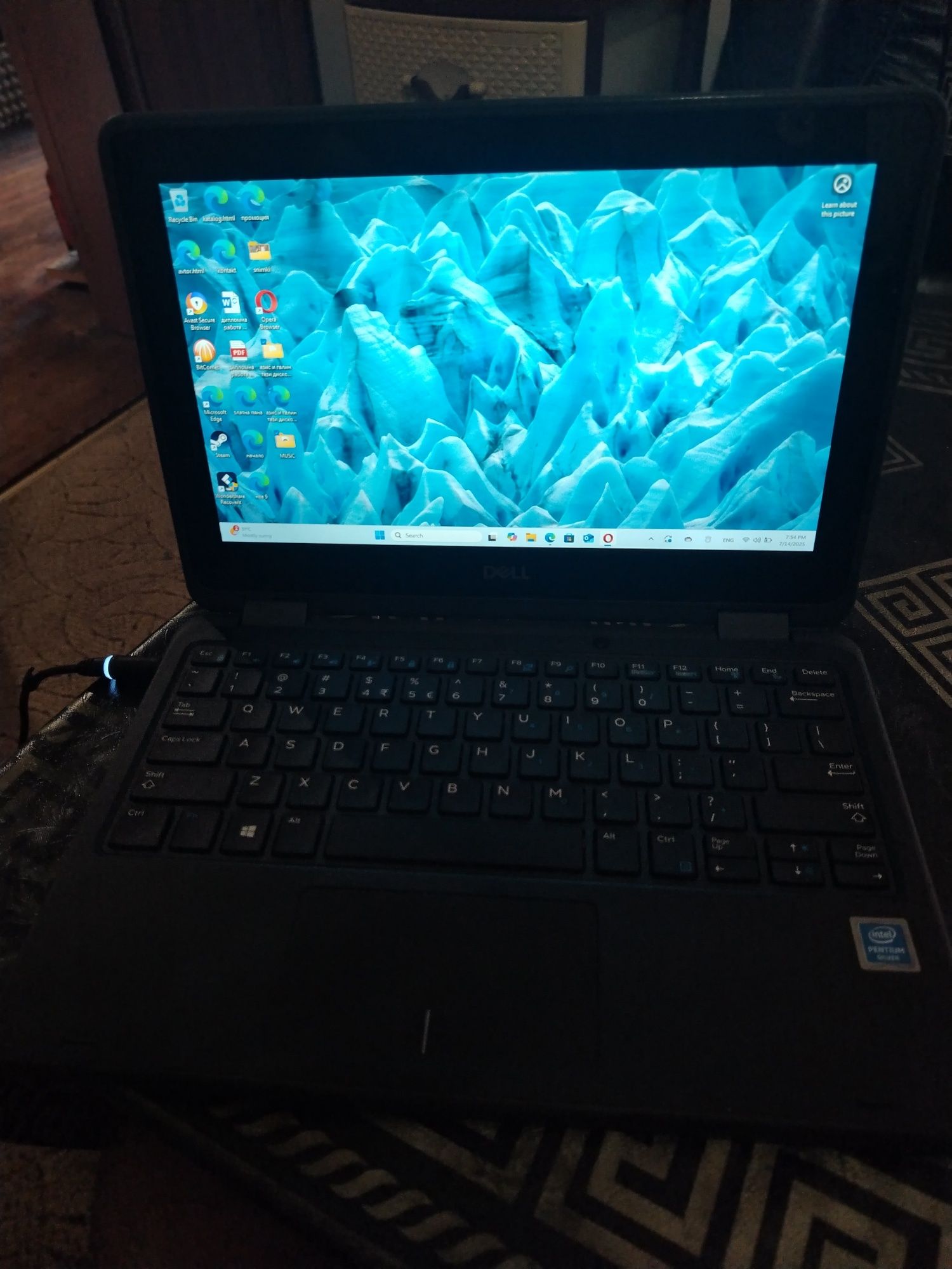 Лаптоп Dell latitude 2in1