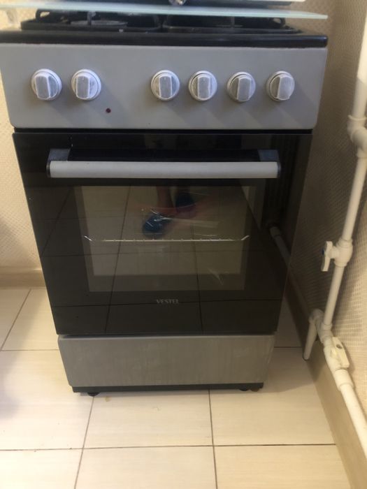 Продам газовую плиту