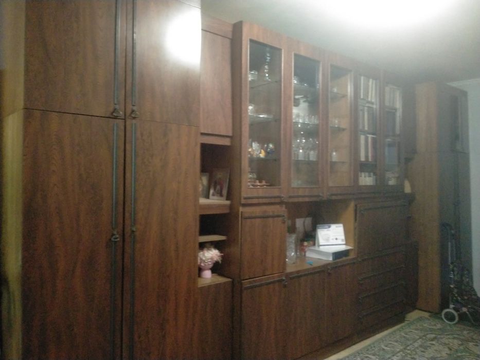 Продам стенку бу в хорошем состоянии не дорого .цена договорная