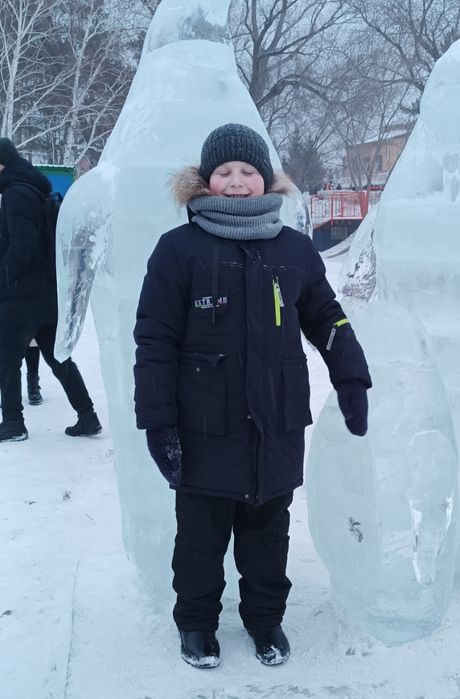 Продам зимнюю куртку для мальчика