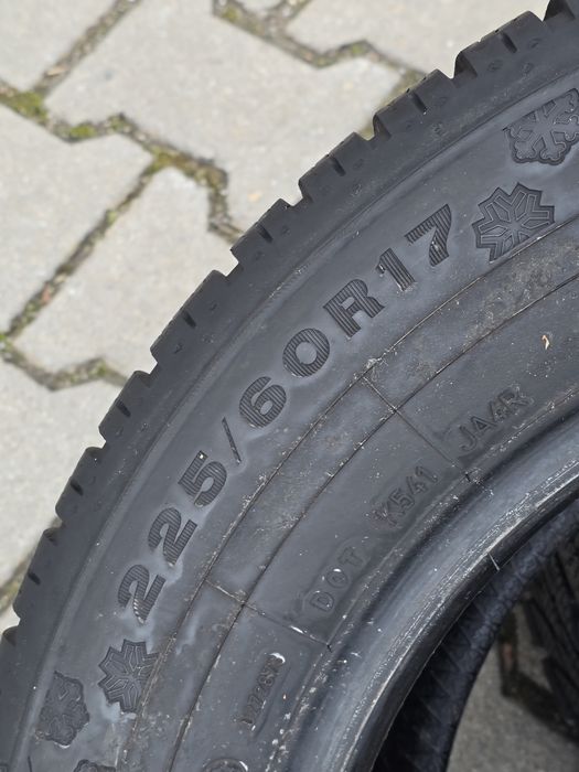 225 60 17 Dunlop