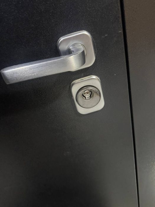 Ремонт замков установка замков вскрытие замков Zamok oʻrnatish eshik o