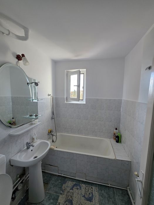 Inchiriez apartament cu 2 camere strada uniri