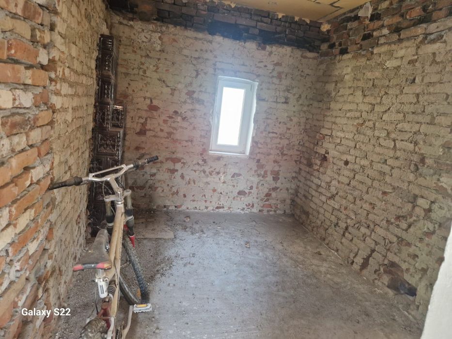 Casa de vanzare la 1 km de melinesti