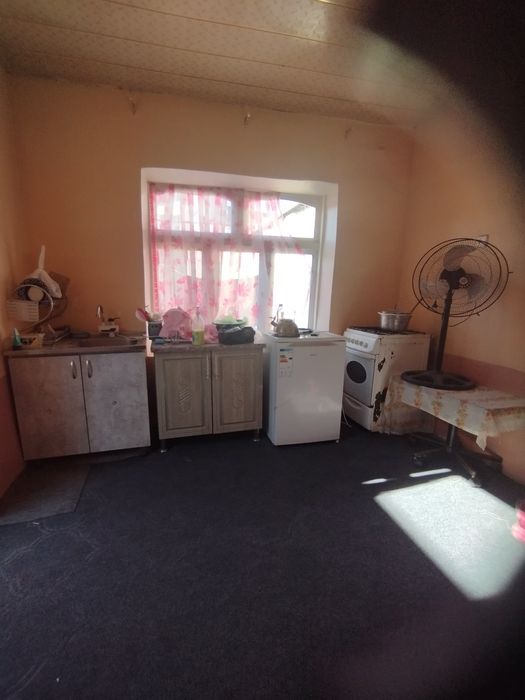 Бектемир ,центр 1.5 соту ховли 42.000