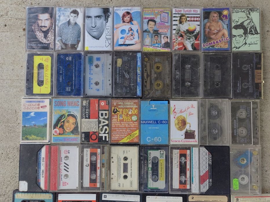 55 броя аудиокасети за касетофон
