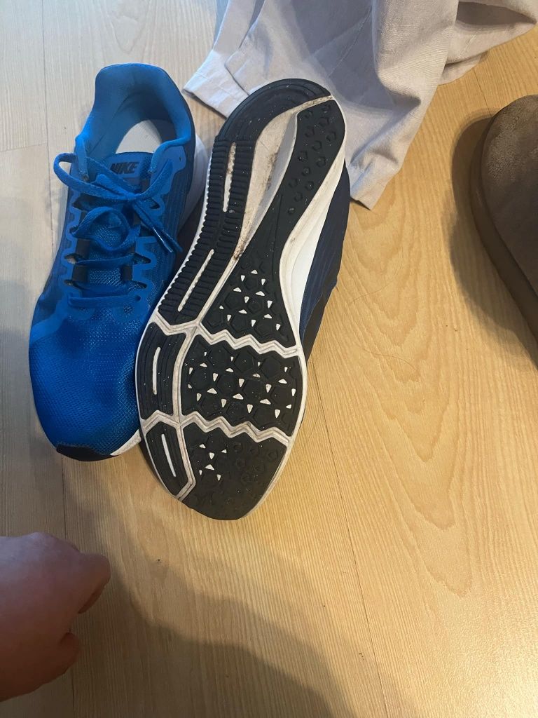 Маратонки  Nike 43номер